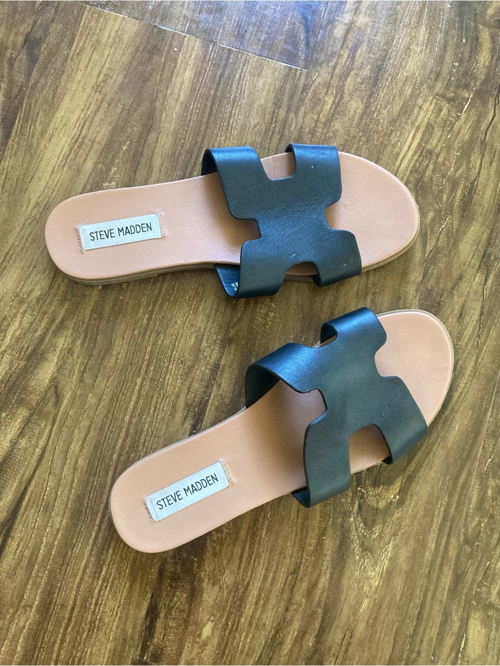 Steve Madden Black and Tan Slide Sandals Women’s Size 8